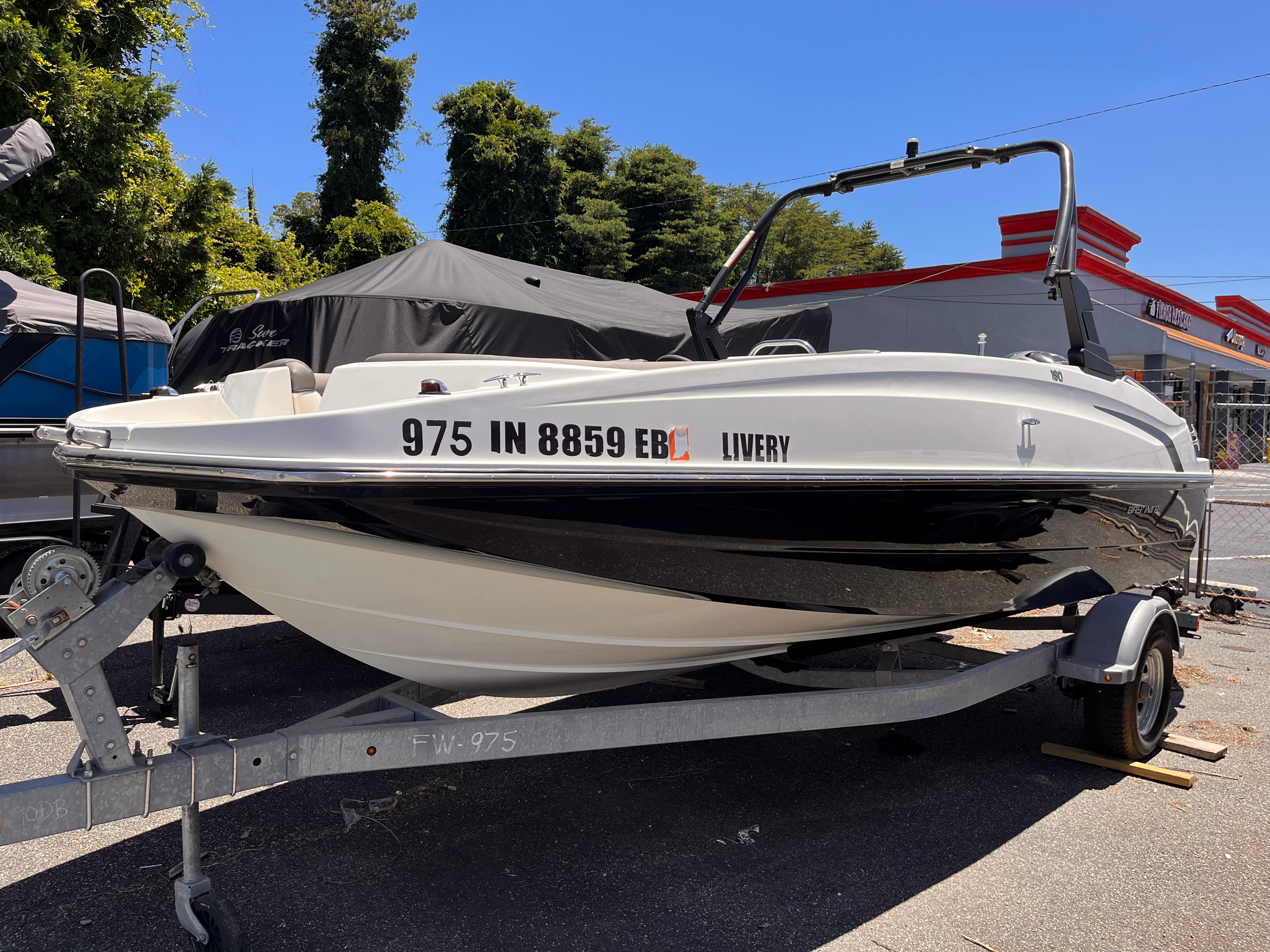 2019 Bayliner 190 Deck Boat