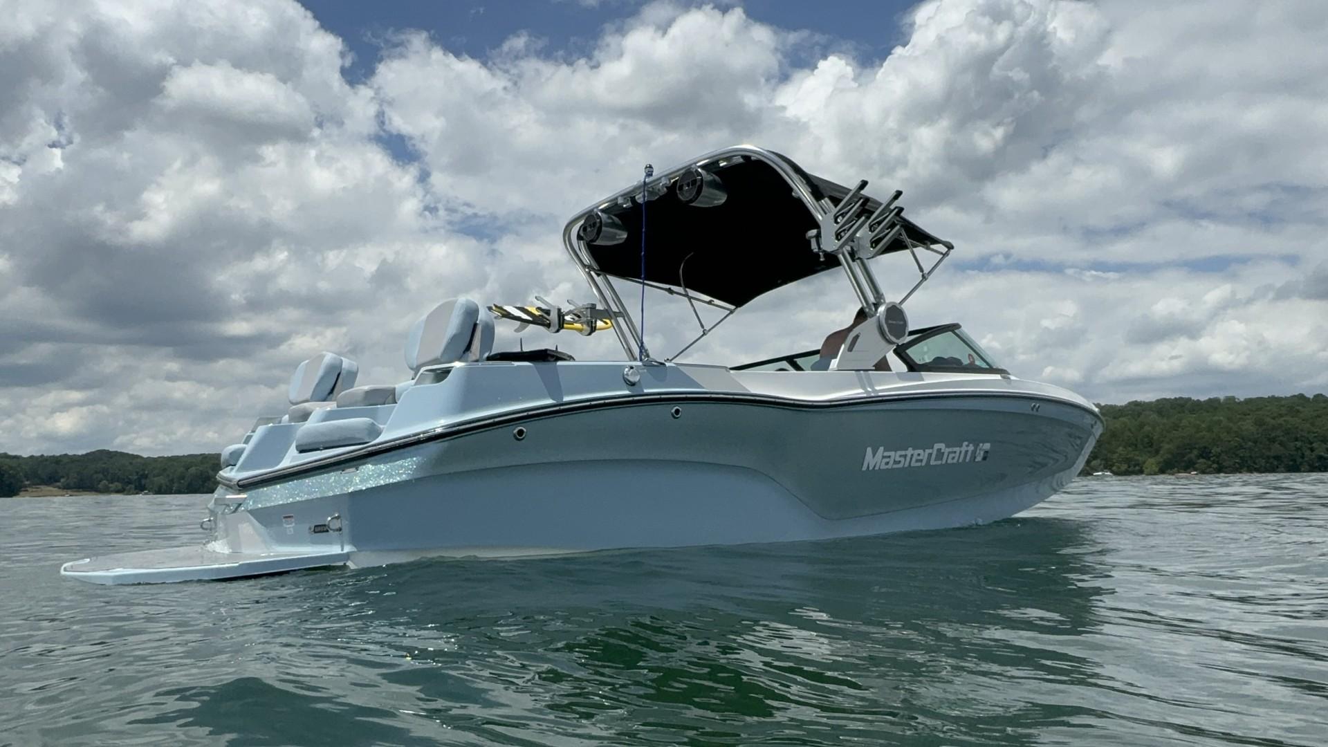 2022 MasterCraft XT24