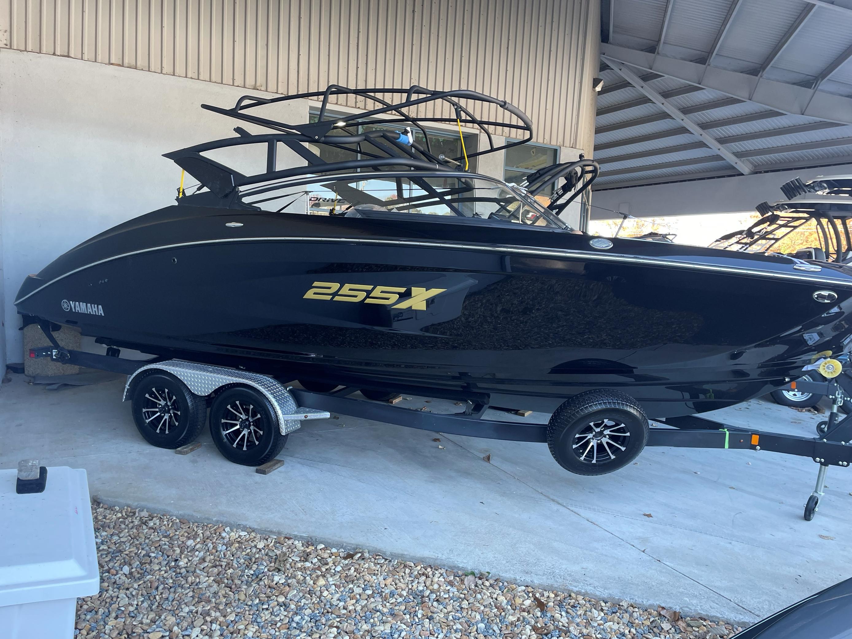 2025 Yamaha Boats 255XD