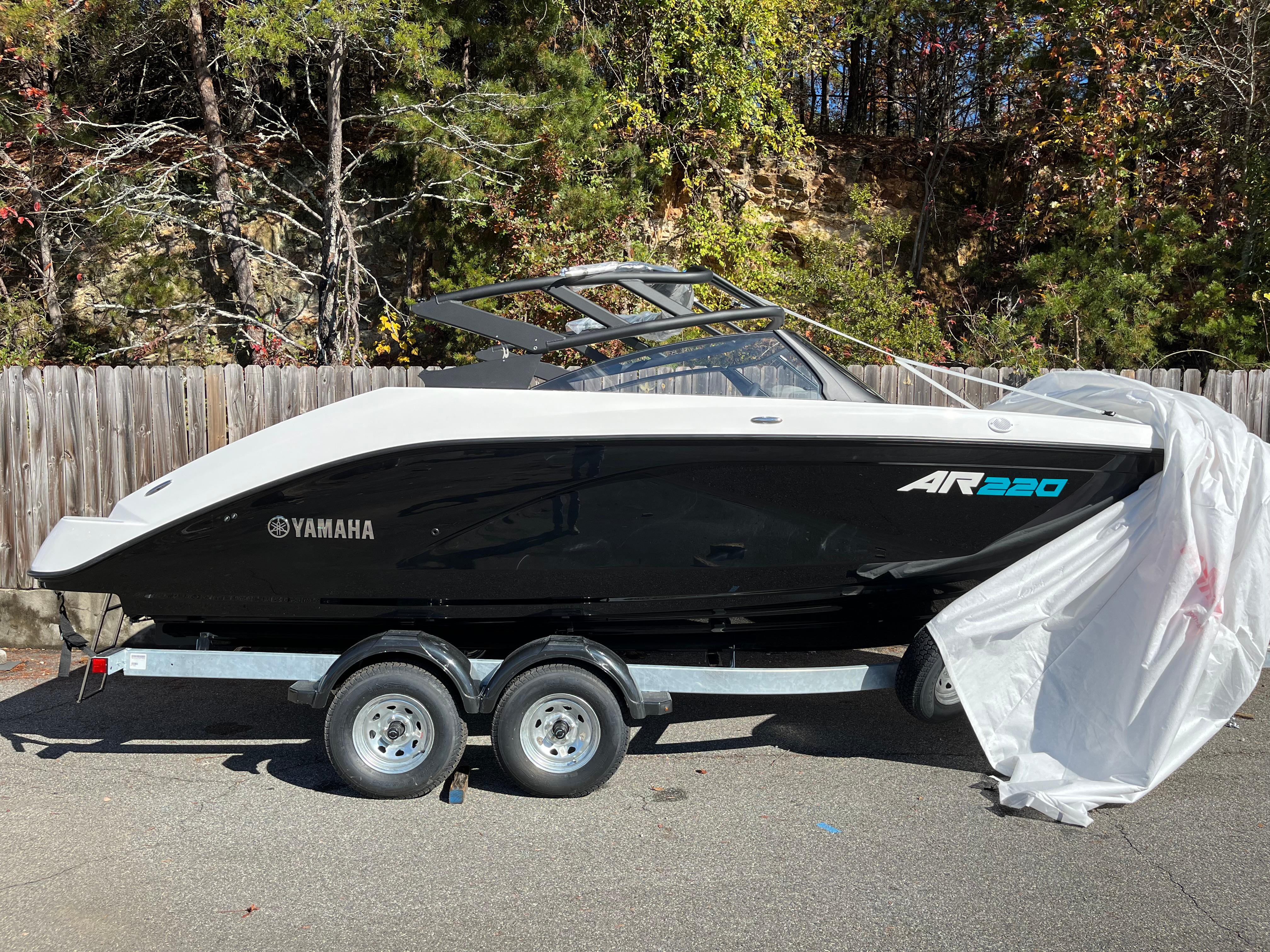 2025 Yamaha Boats AR220